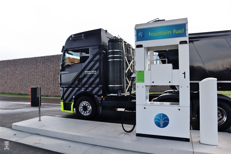 Cum se conduce un camion cu motor alimentat cu hidrogen 3 26297