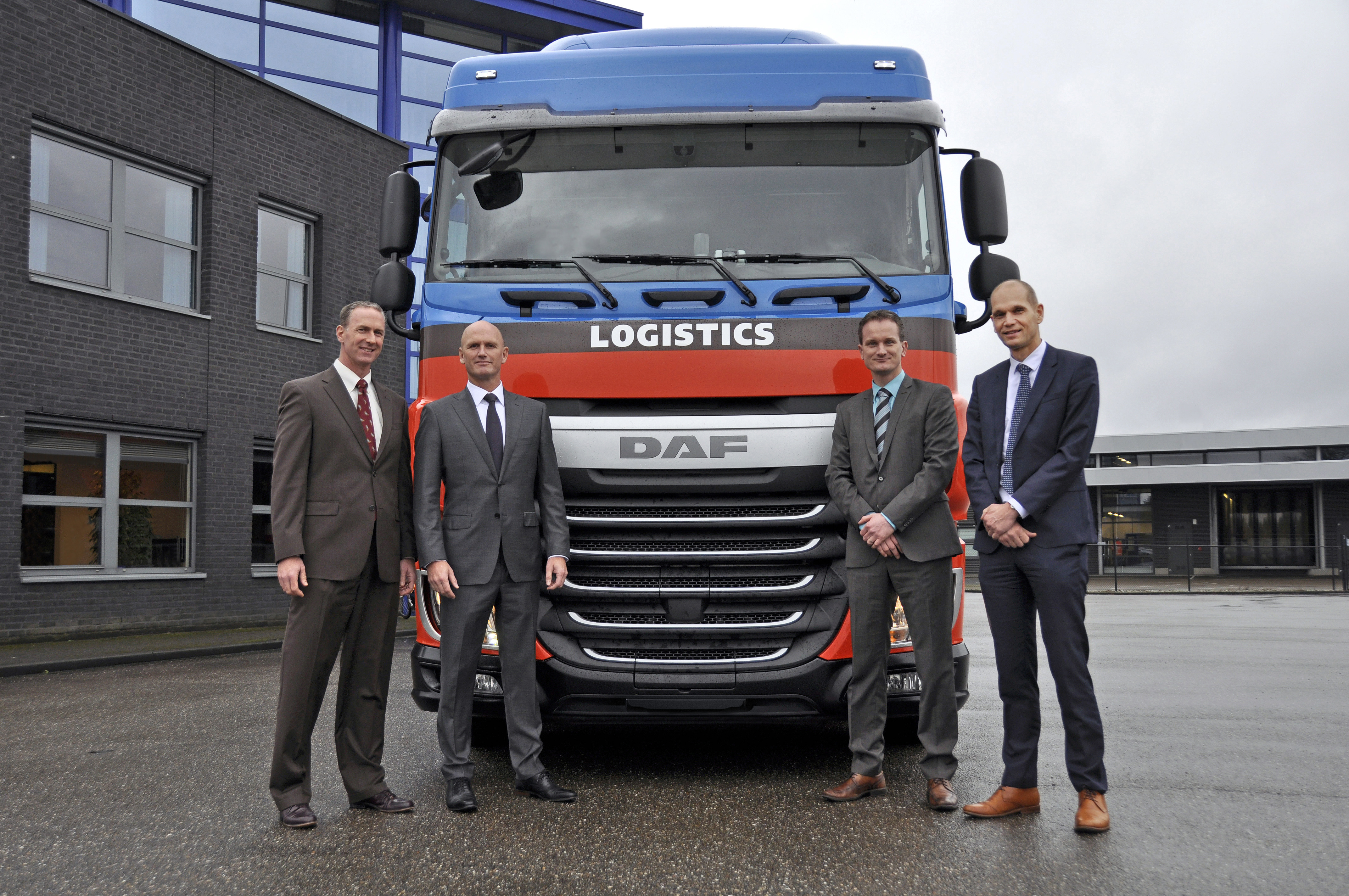 Weer 100 DAF trucks voor Jan de Rijk
