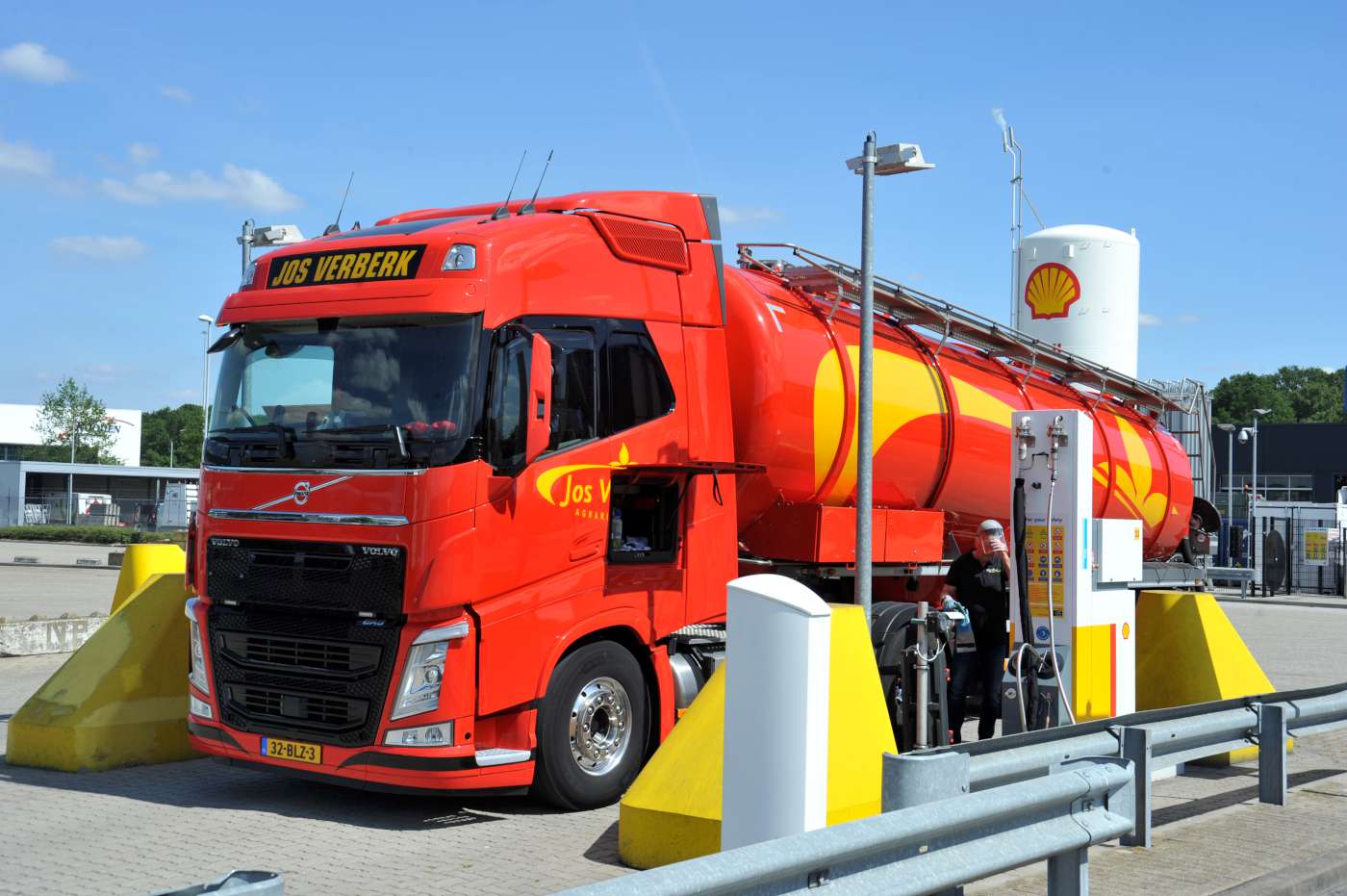 Jan Bakker neemt Jos Verberk Transport over