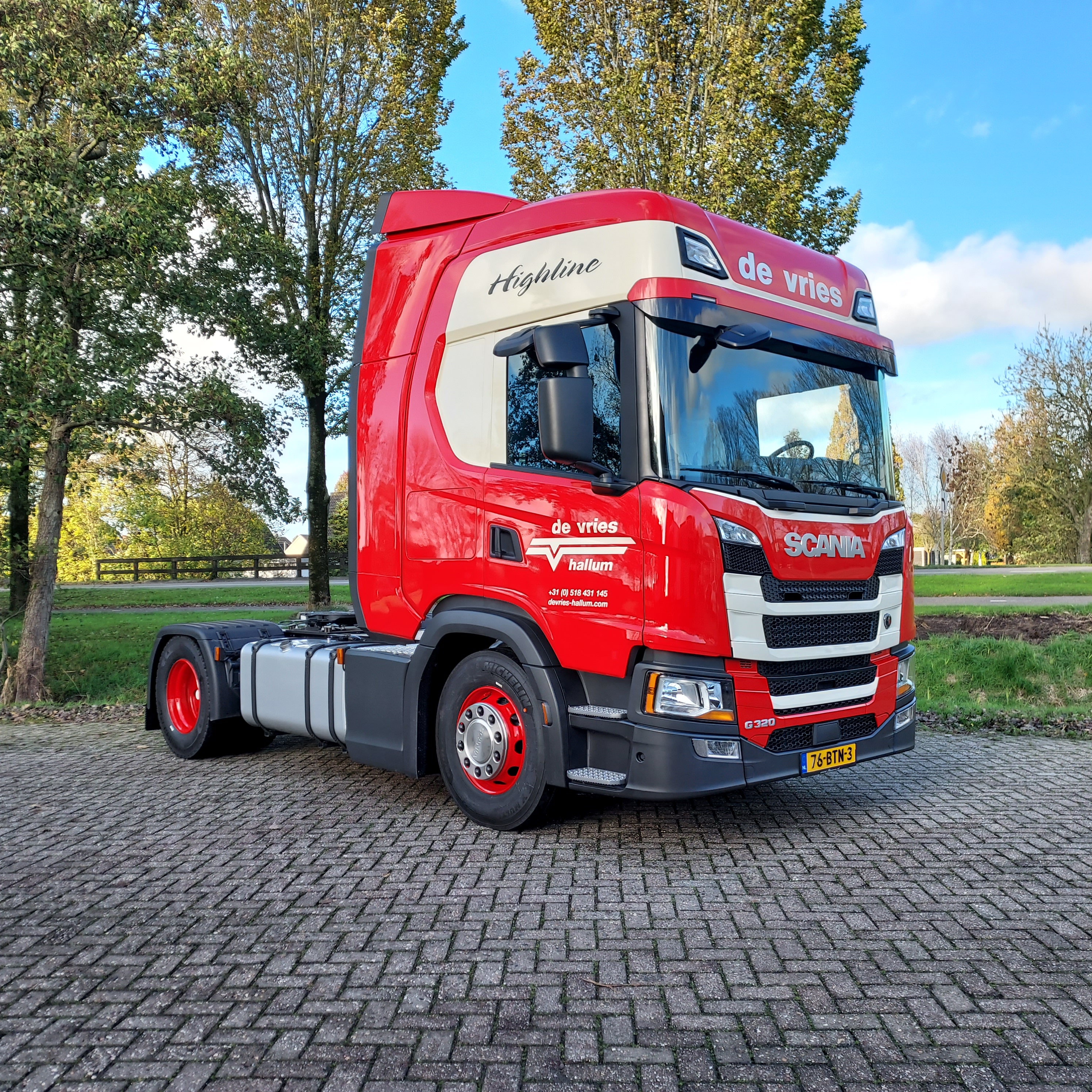 Hallum 120e Scania voor De Vries Hallum
