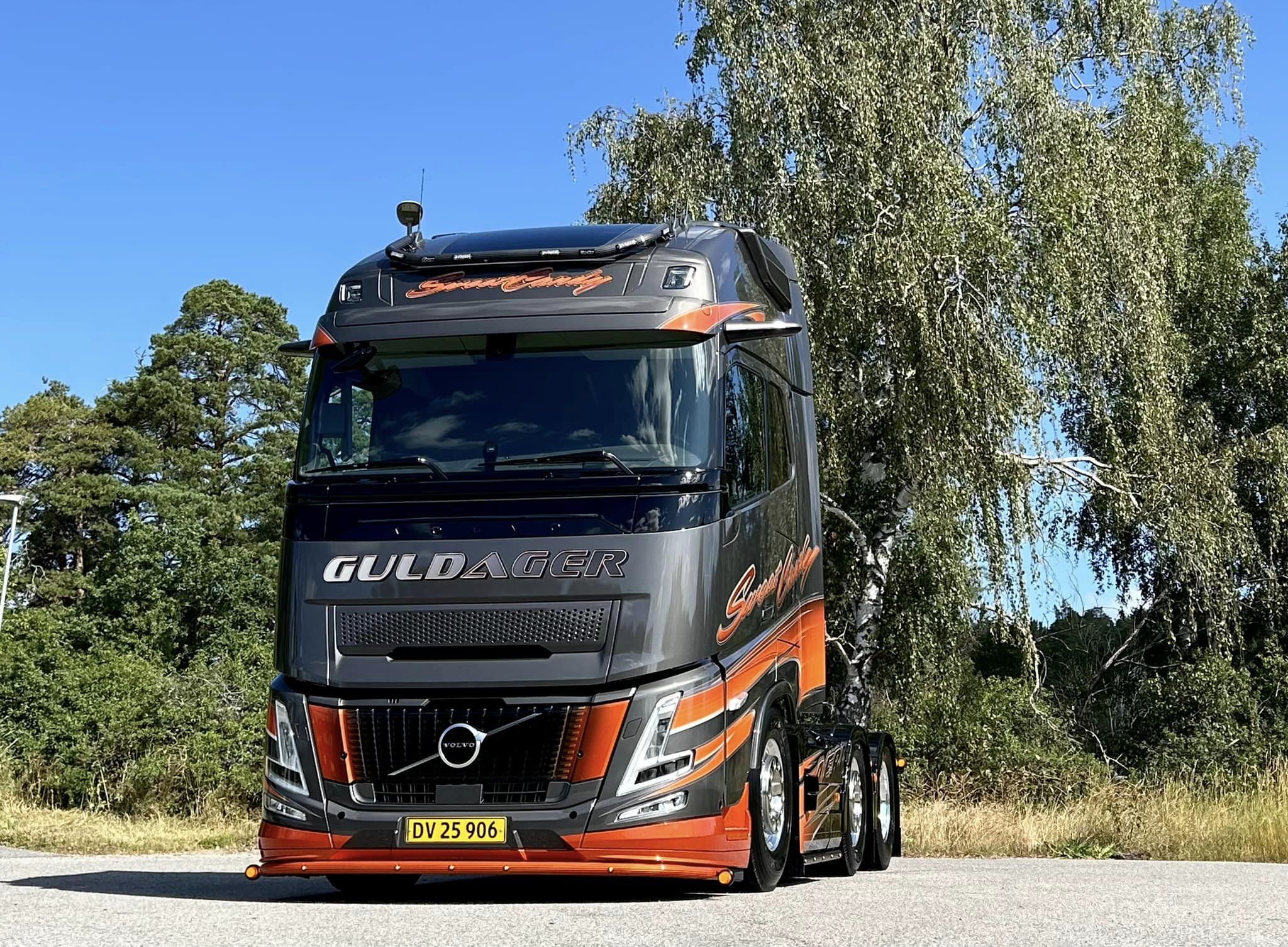 Volvo FH Aero 'Sweet Candy' by Guldager