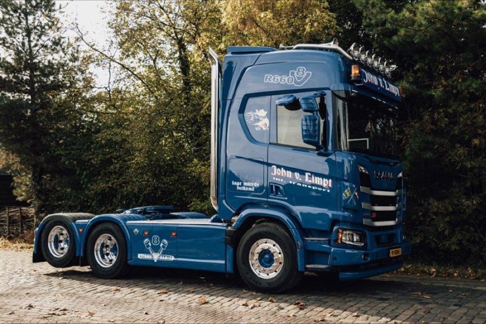Scania V8 XT voor John van Limpt