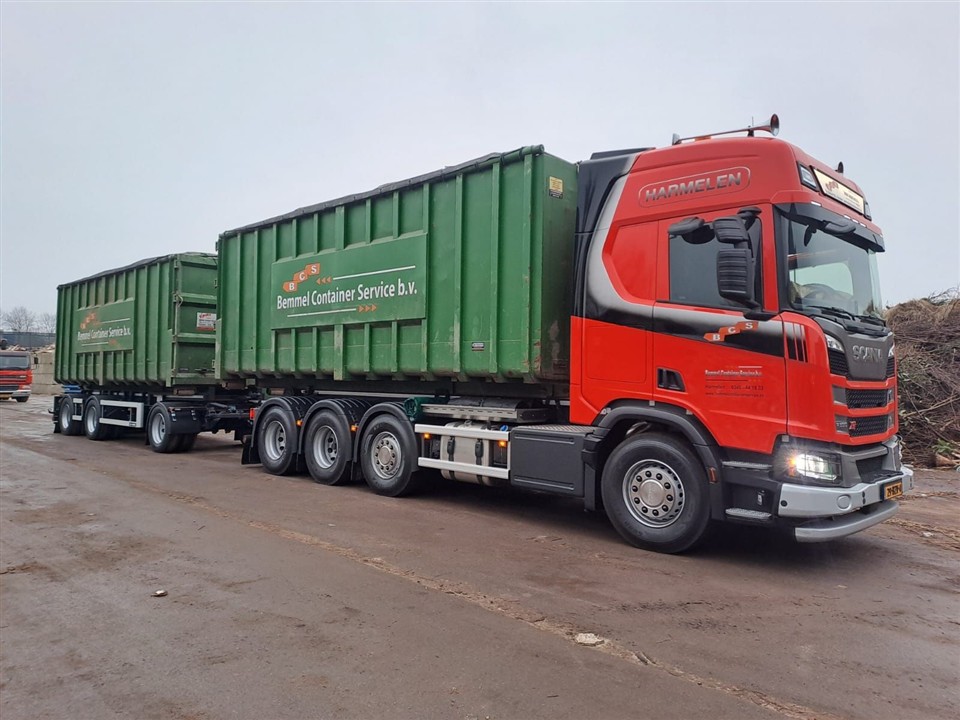 Bemmel Container Service haakt aan met Scania V8