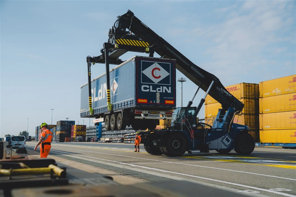 CLdN neemt activiteiten Samskip over