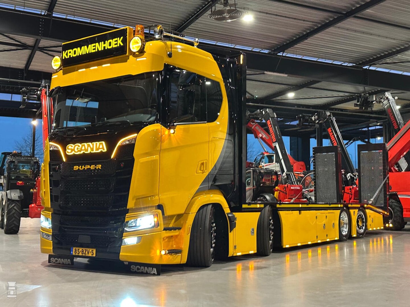 Llamativo Scania 560S 8x2 estilo Krommenhoek 9 28610 Scania%20Krommenhoek%20%282%29