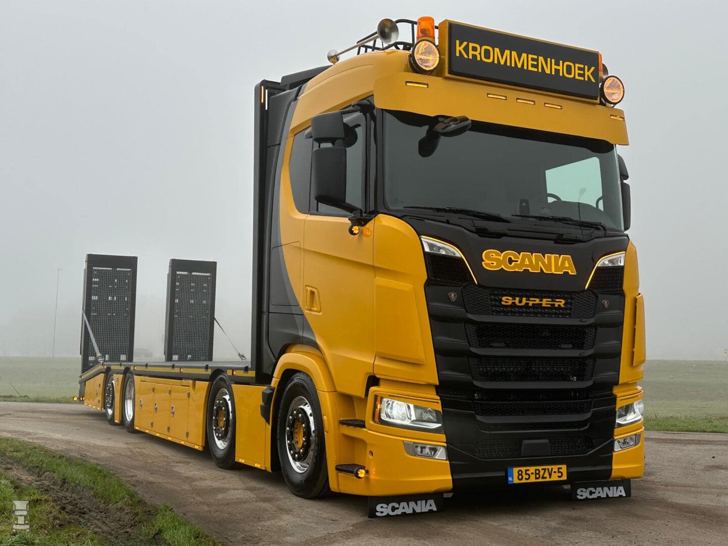 Llamativo Scania 560S 8x2 estilo Krommenhoek 6 28608 Scania%20Krommenhoek%20%284%29