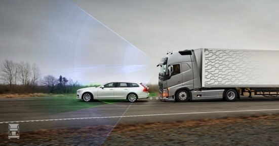 Collision_LR_warning_with_emergency_brake_main.jpg Collision_LR_warning_with_emergency_brake_main.jpg