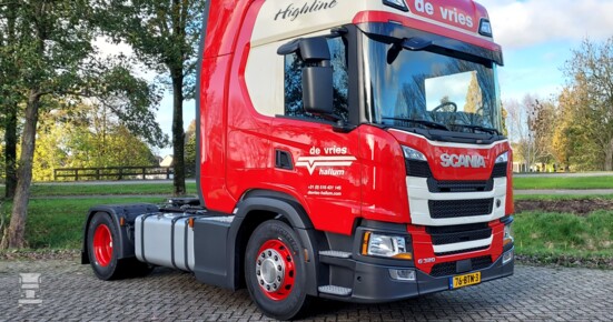 De Vries Hallum De Vries Hallum