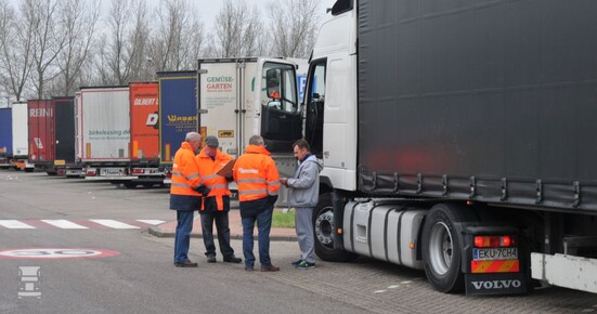 Poolse_chauffeur.jpg Poolse_chauffeur.jpg