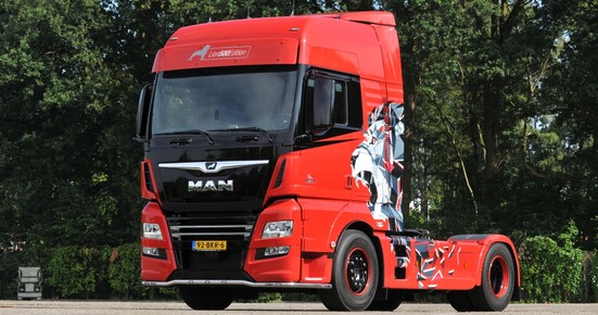 MAN_2LR.jpg MAN_2LR.jpg