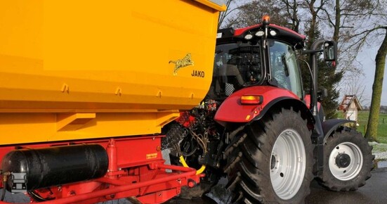 Tractor.jpg Tractor.jpg