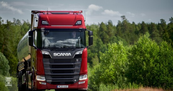 Nieuwe_Scania_V8_LR.jpg Nieuwe_Scania_V8_LR.jpg
