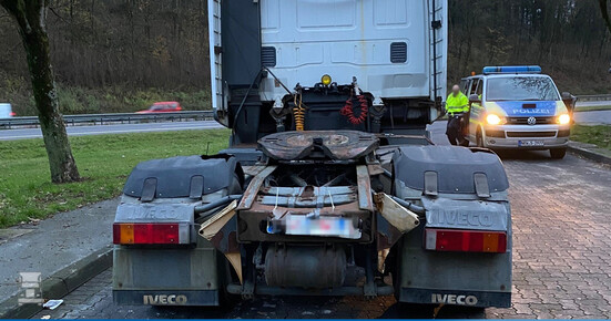 sattelzug-holzfederung01.jpg sattelzug-holzfederung01.jpg