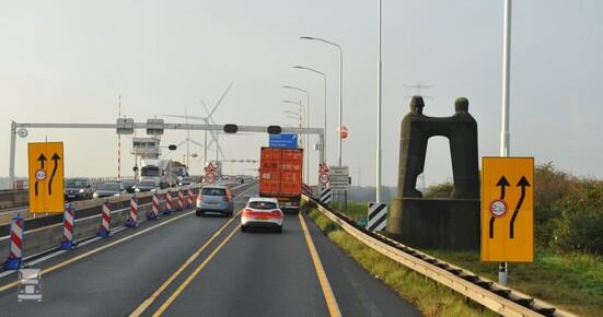Haringvlietbrug_LR.jpg Haringvlietbrug_LR.jpg