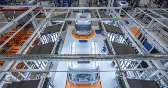 DAF-Trucks-Vlaanderen-named-Factory-of-the-Future-02 (960 x 539)