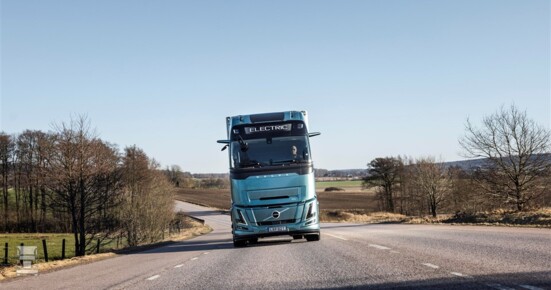 volvo-fh-aero-electric-country-road (960 x 640) volvo-fh-aero-electric-country-road (960 x 640)