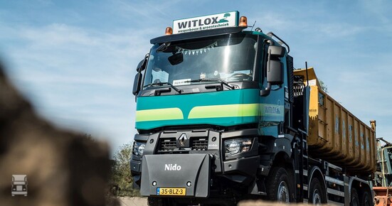 Renault_Trucks_K_8x6_voor_Witlox_lowres.jpg Renault_Trucks_K_8x6_voor_Witlox_lowres.jpg