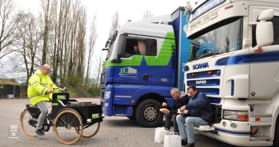 Bakfiets_de_Kar_LR.jpg Bakfiets_de_Kar_LR.jpg