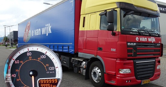 e_van_wijk_2_miljoen_kilometers_met_DAF_XF105_1_Groot.jpg e_van_wijk_2_miljoen_kilometers_met_DAF_XF105_1_Groot.jpg