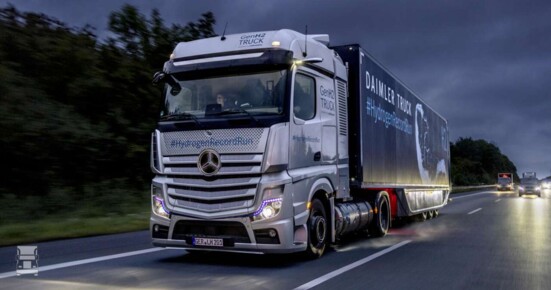 Daimler Truck GenH2O (3)-1400 Daimler Truck GenH2O (3)-1400