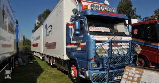 driemiljoen-elmiaLR.jpg driemiljoen-elmiaLR.jpg