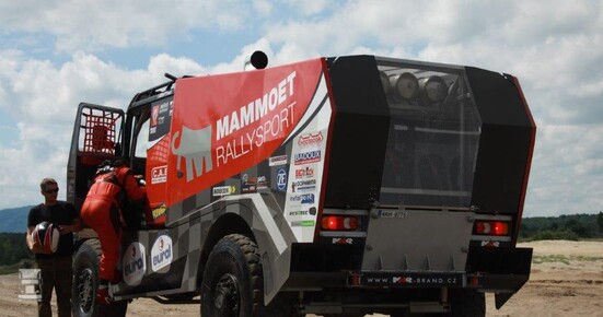 Sherparally2.jpg Sherparally2.jpg