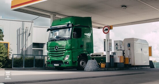 Mercedes_tankstation_shell.jpg Mercedes_tankstation_shell.jpg