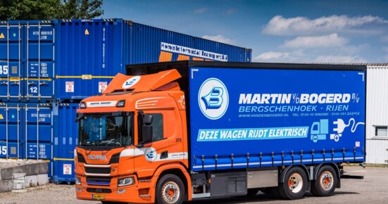 Martin-van-den-Bogerd_Scania-2-pers-2021.jpg Martin-van-den-Bogerd_Scania-2-pers-2021.jpg