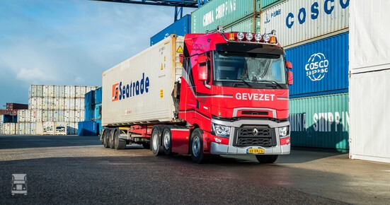 T_High_520_close_up_-_low_res.jpg T_High_520_close_up_-_low_res.jpg