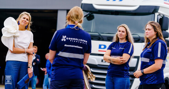 Maxima_1.jpg Maxima_1.jpg