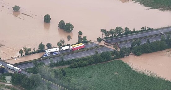 A61-door-wateroverlast-afgesloten.jpg A61-door-wateroverlast-afgesloten.jpg