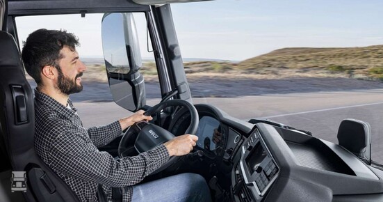Chauffeur_Iveco.jpg Chauffeur_Iveco.jpg