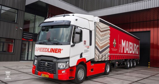 Renault_Trucks_T-Drive_voor_Speedliner_2_lowres.jpg Renault_Trucks_T-Drive_voor_Speedliner_2_lowres.jpg