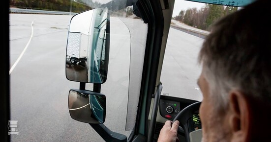 Volvo-spiegel.jpg Volvo-spiegel.jpg