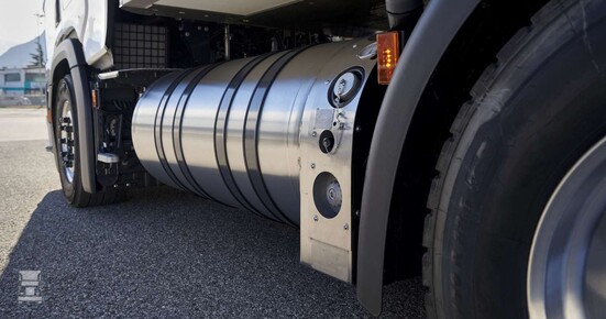LNG_13-liter_3_pers_2018-1400.jpg LNG_13-liter_3_pers_2018-1400.jpg