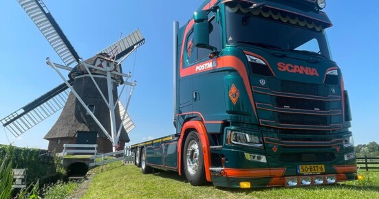 Scania 530S voor Postma Grijpskerk (1)