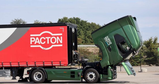 BIGtruck Iveco S-Way (3)-1400