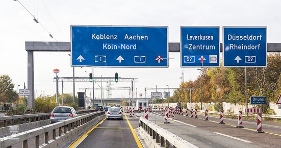 Rheinbrucke-LeverkusenLR.jpg Rheinbrucke-LeverkusenLR.jpg