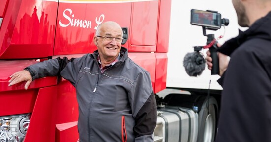 Campagne_100dagen100collegas_Simon_Loos_bv_1LR.jpg Campagne_100dagen100collegas_Simon_Loos_bv_1LR.jpg