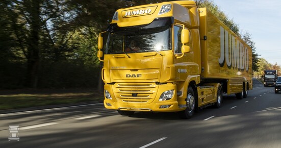 Jumbo-takes-delivery-of-first-DAF-CF-Electric-02_LR.jpg