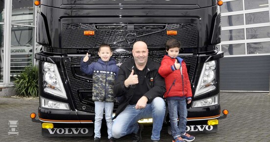 DeJong_1-1400.jpg DeJong_1-1400.jpg