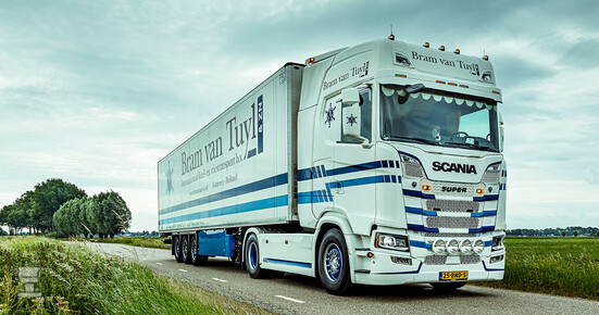 Bram-van-Tuyl_Scania-3-web-Hannie-Verhoeven-Fotograaf.jpg Bram-van-Tuyl_Scania-3-web-Hannie-Verhoeven-Fotograaf.jpg