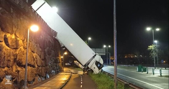 iveco_stralis_handrem_spanje.jpg iveco_stralis_handrem_spanje.jpg