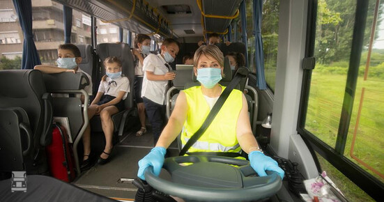 vrouwelijke_buschauffeur.jpg vrouwelijke_buschauffeur.jpg