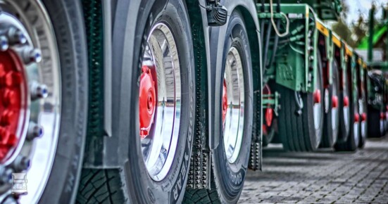 truck-2920533_1280-1400 truck-2920533_1280-1400