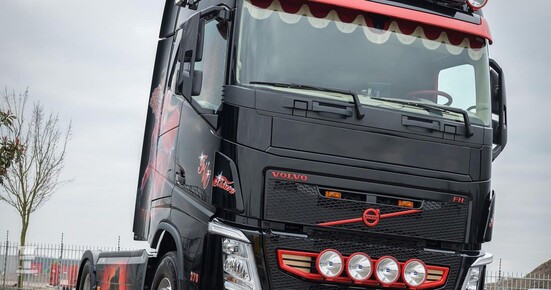 Van-OverveldVolvo-FH-4602LR.jpg Van-OverveldVolvo-FH-4602LR.jpg