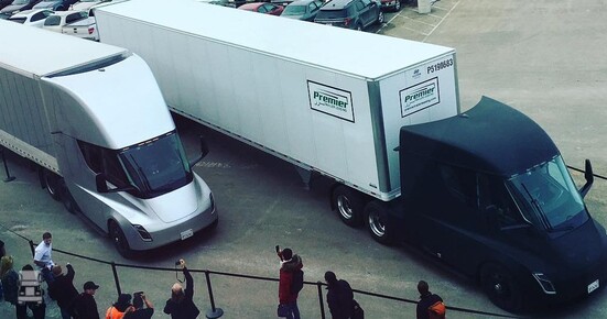 Tesla__truck_loaded.jpg Tesla__truck_loaded.jpg