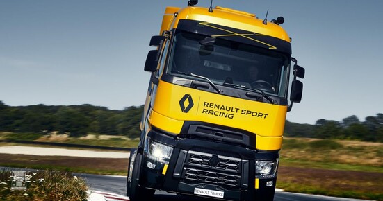 Renault_Trucks_T_High_Formule_1_Sport_RacingLR.jpg Renault_Trucks_T_High_Formule_1_Sport_RacingLR.jpg