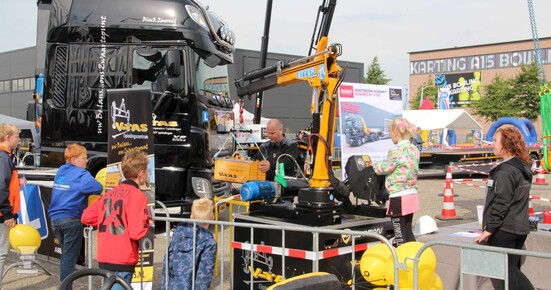 Lift_20-1400.jpg Lift_20-1400.jpg