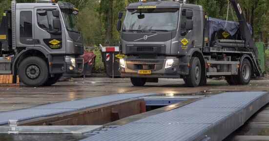 Volvo_FE_350_4x2-portaalwagen_voor_REAX_Bouwbak_1_lowres.jpg Volvo_FE_350_4x2-portaalwagen_voor_REAX_Bouwbak_1_lowres.jpg